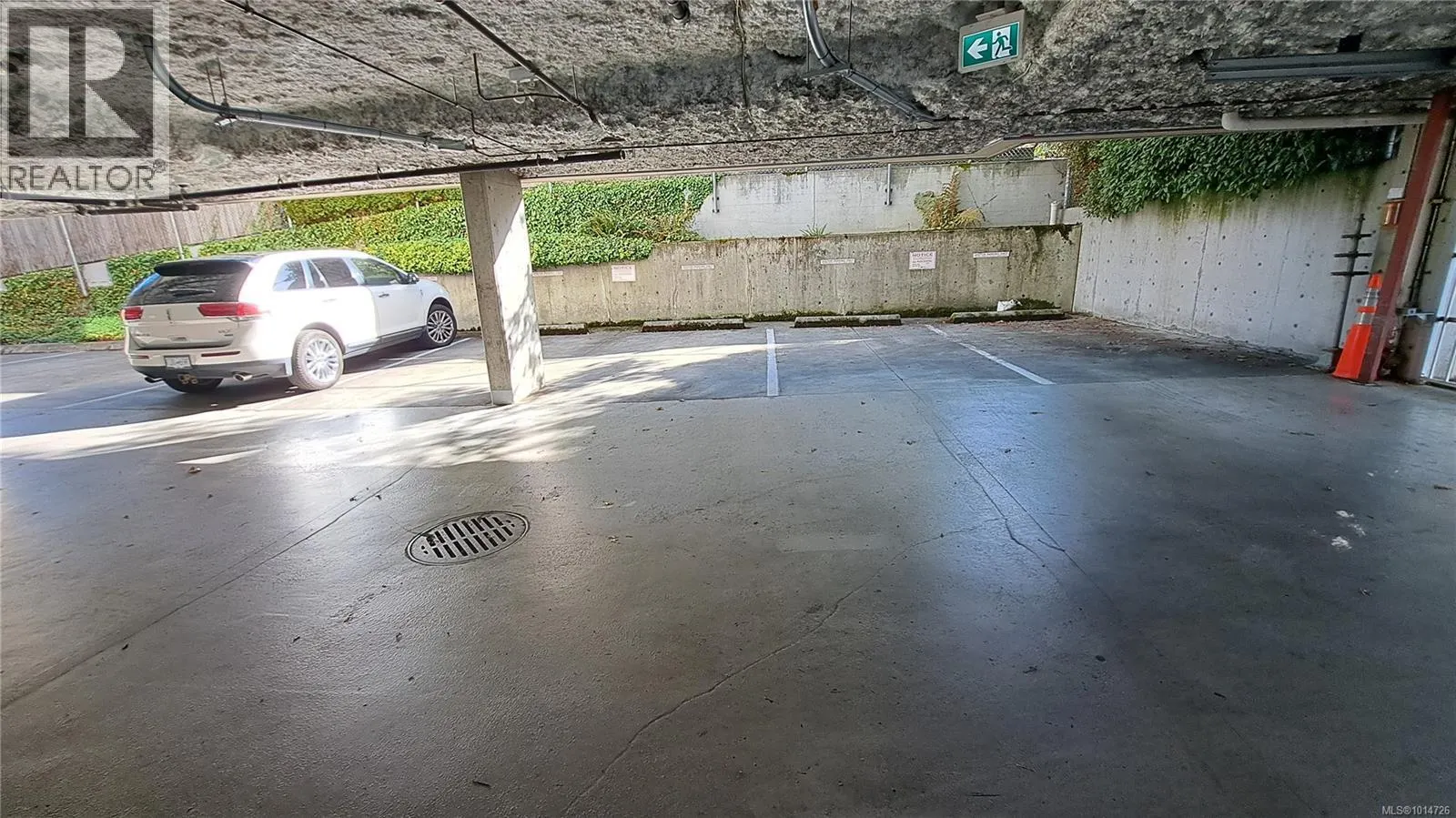 101 1625 Oak Bay Ave