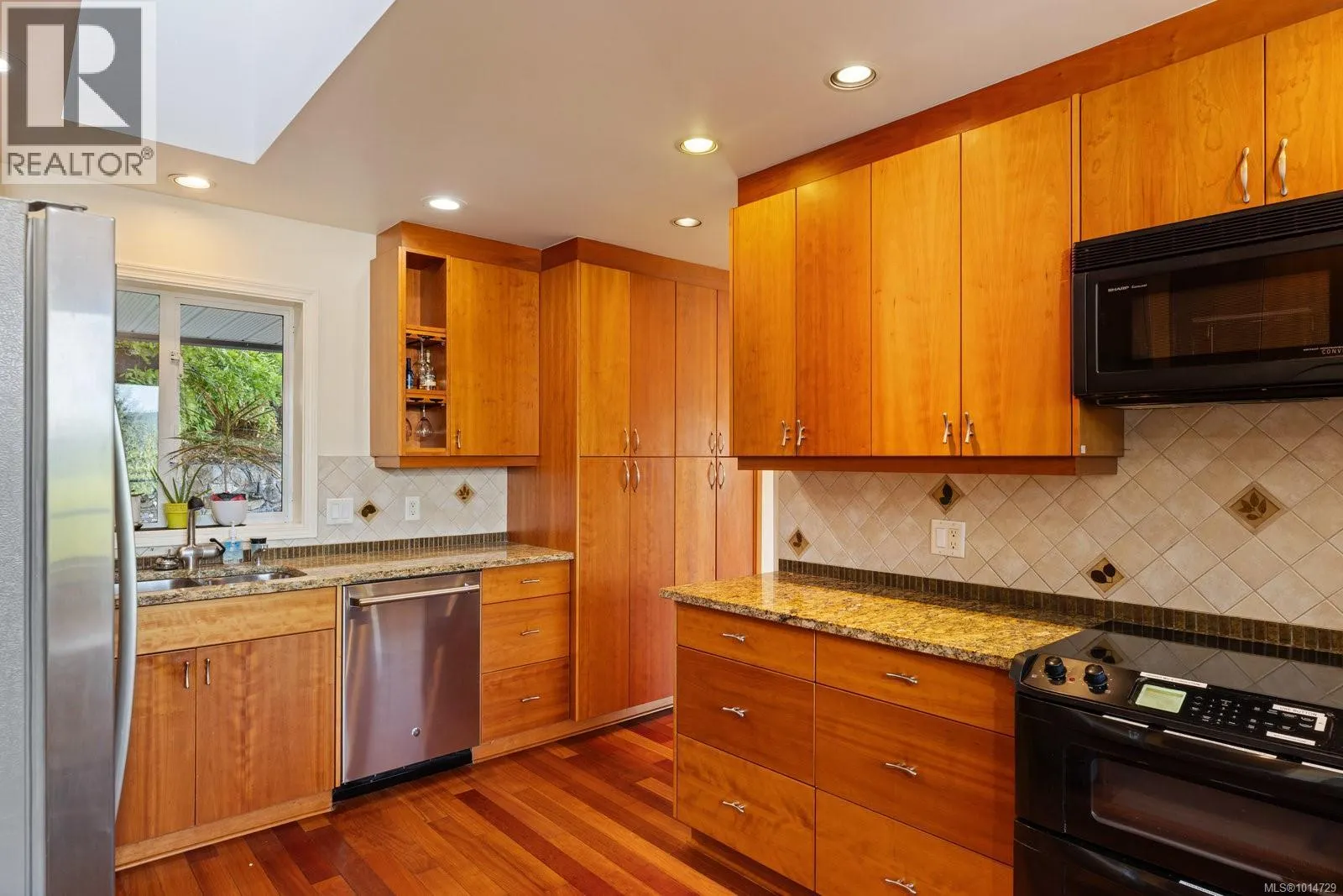 1319 Lands End Rd