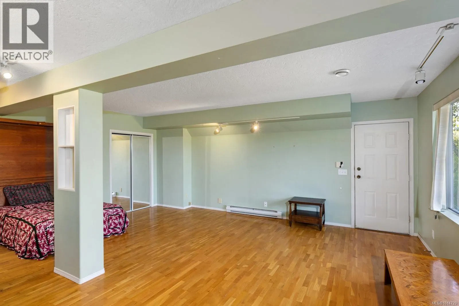 1319 Lands End Rd