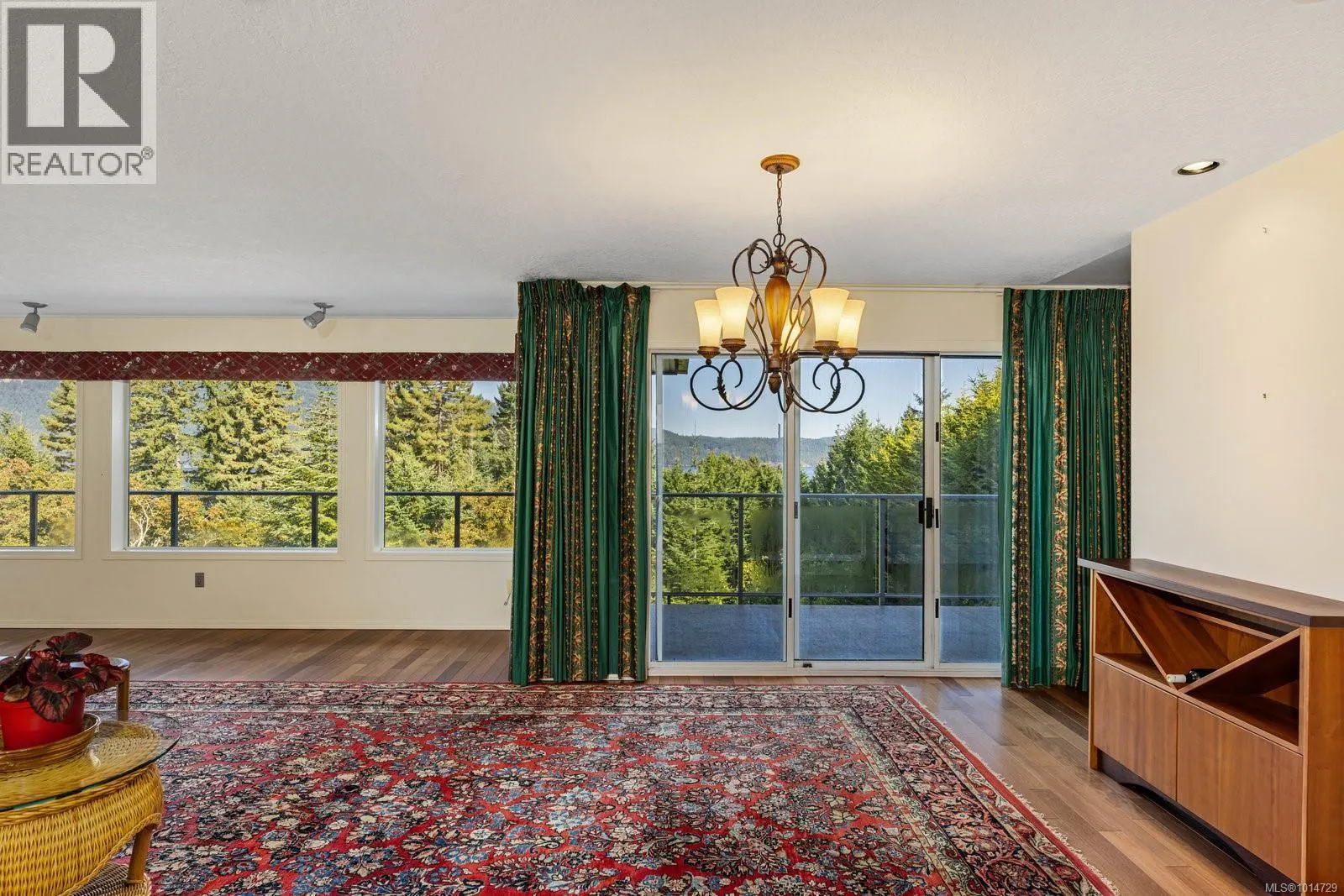 1319 Lands End Rd