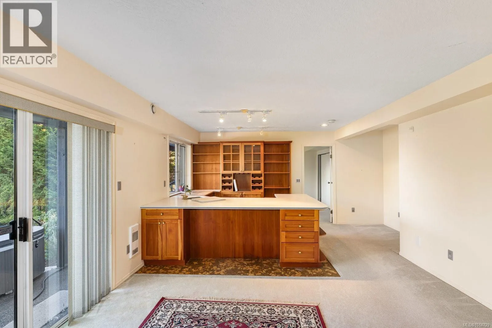 1319 Lands End Rd