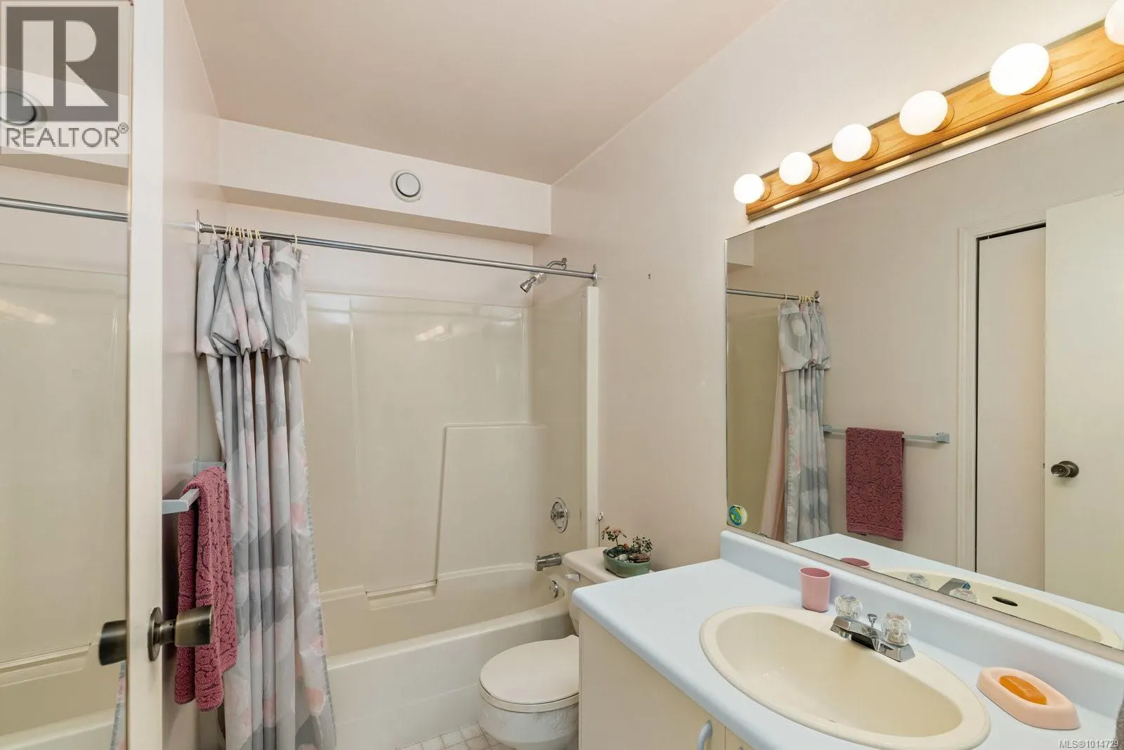 1319 Lands End Rd