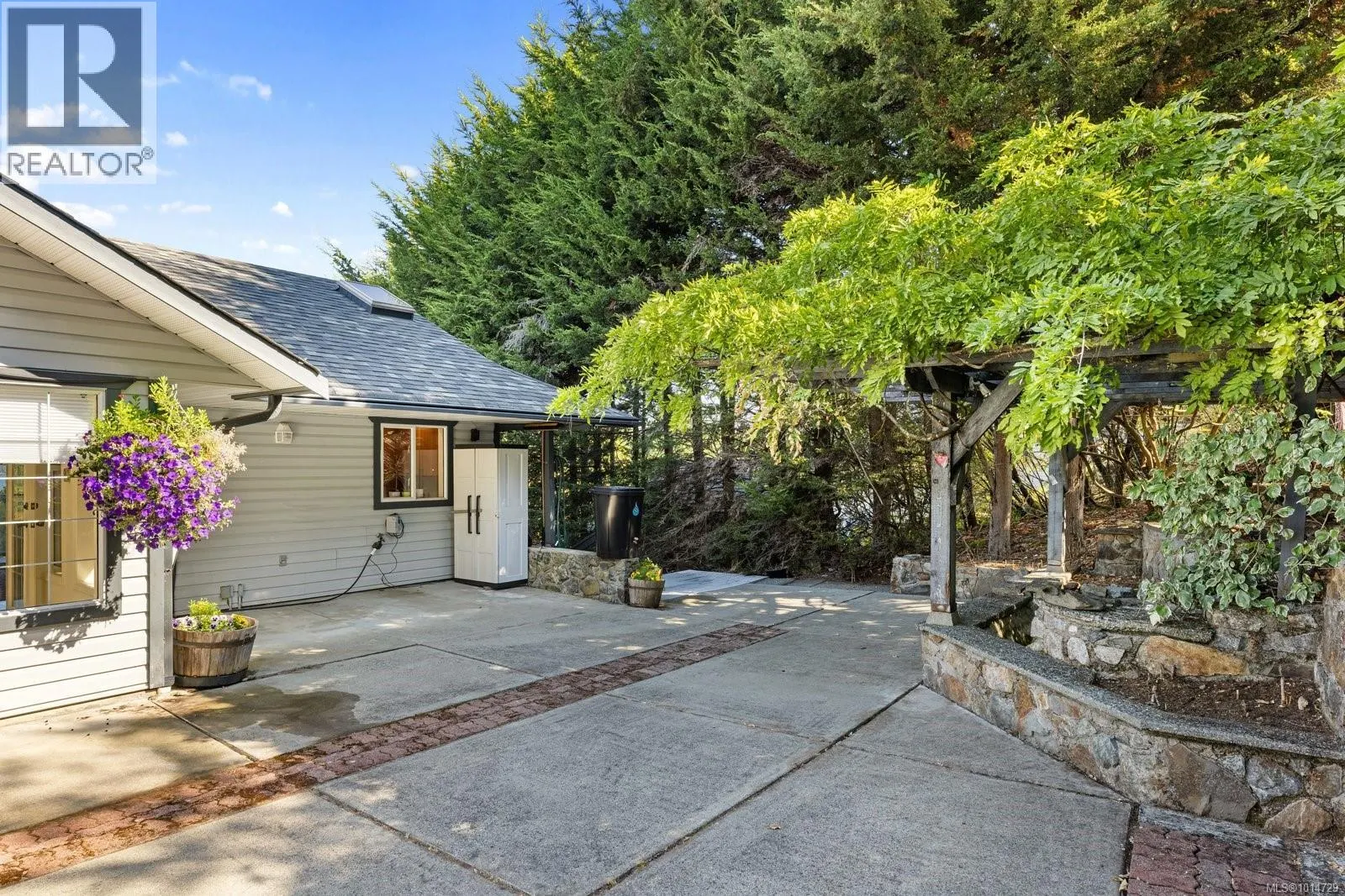 1319 Lands End Rd
