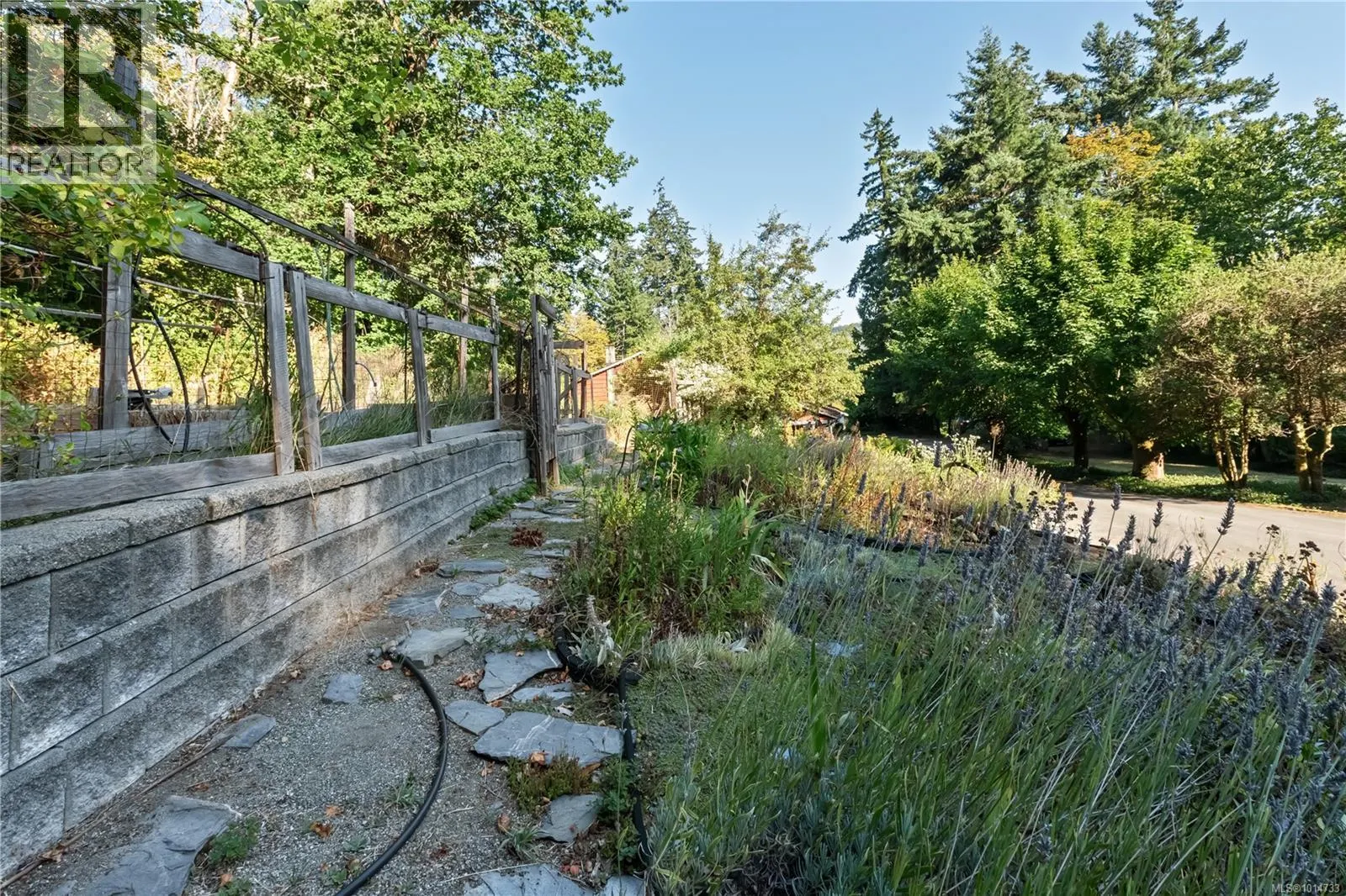 1850 Alberni Hwy