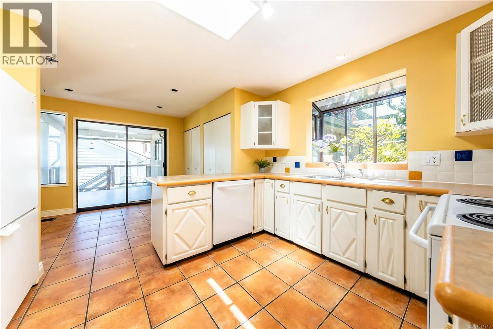 3521 FAIRVIEW Dr