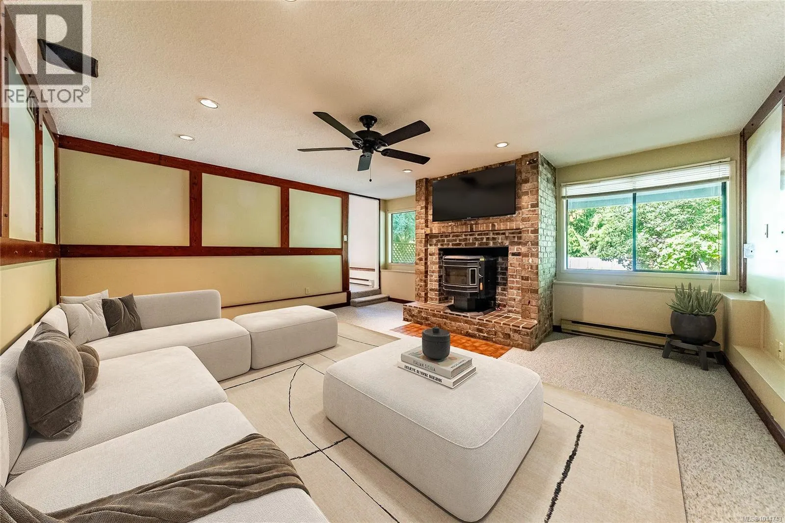 3521 FAIRVIEW Dr