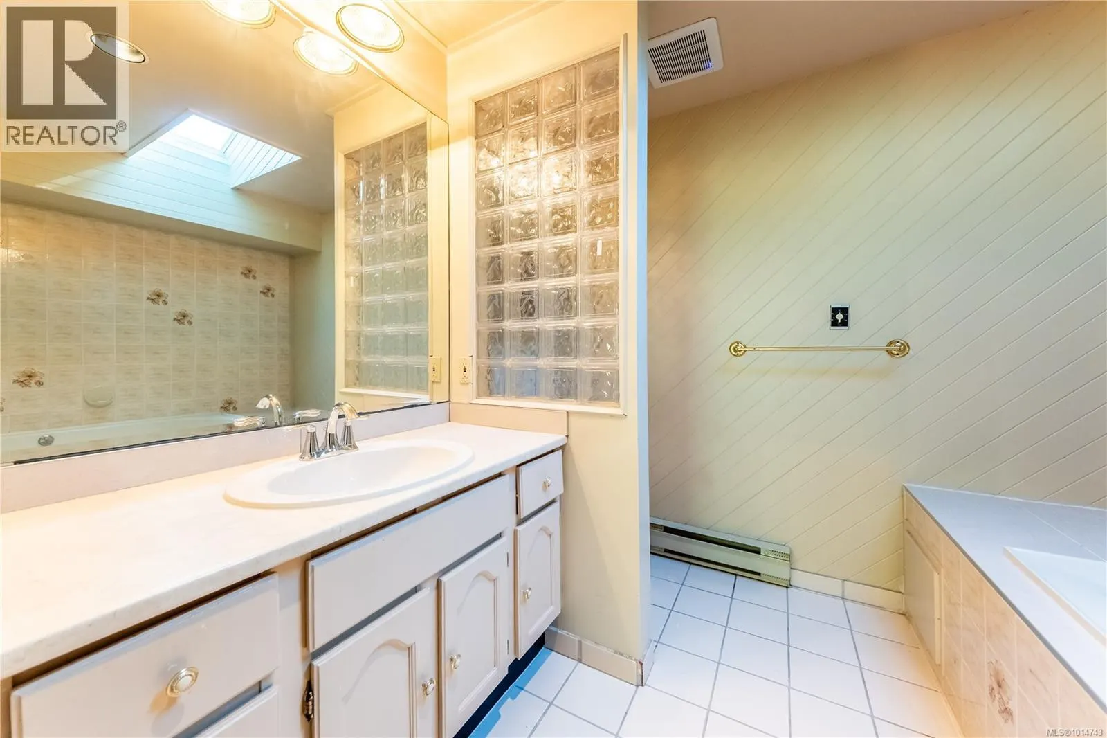 3521 FAIRVIEW Dr
