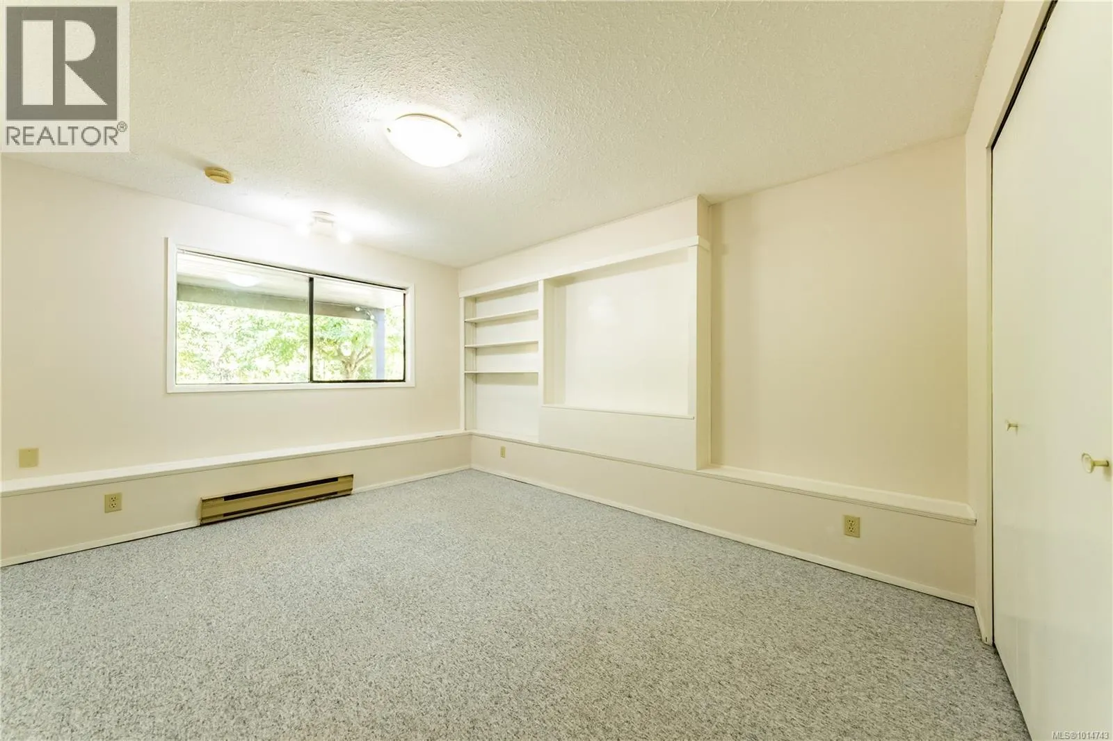 3521 FAIRVIEW Dr