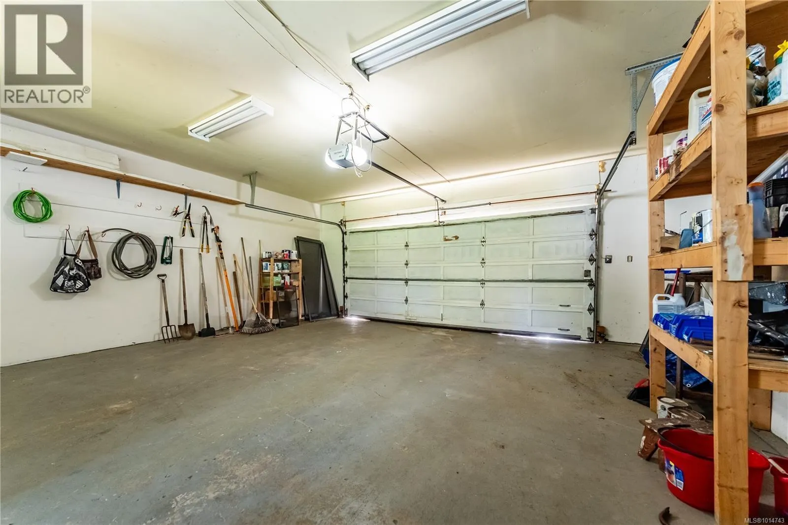 3521 FAIRVIEW Dr