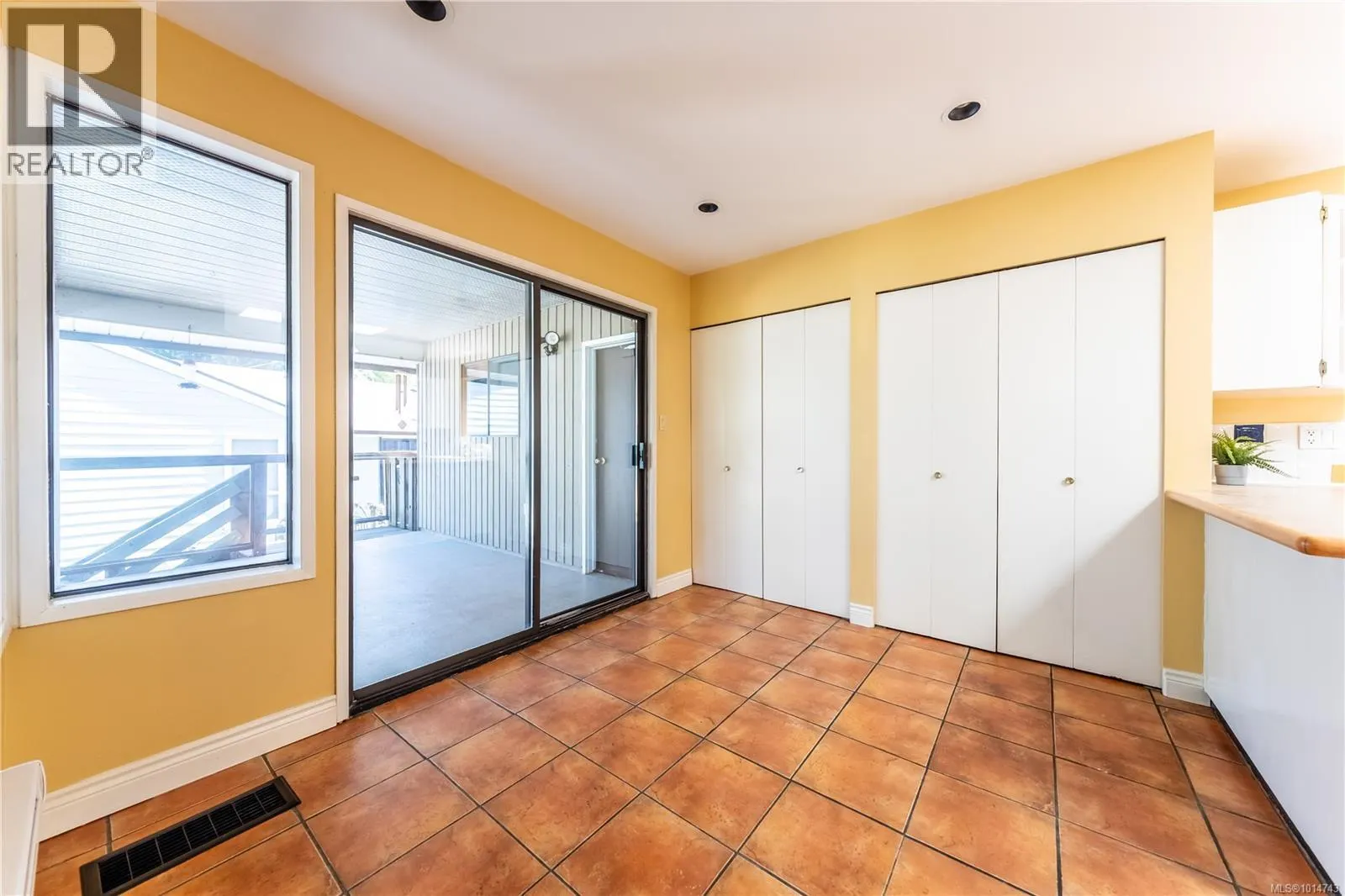 3521 FAIRVIEW Dr