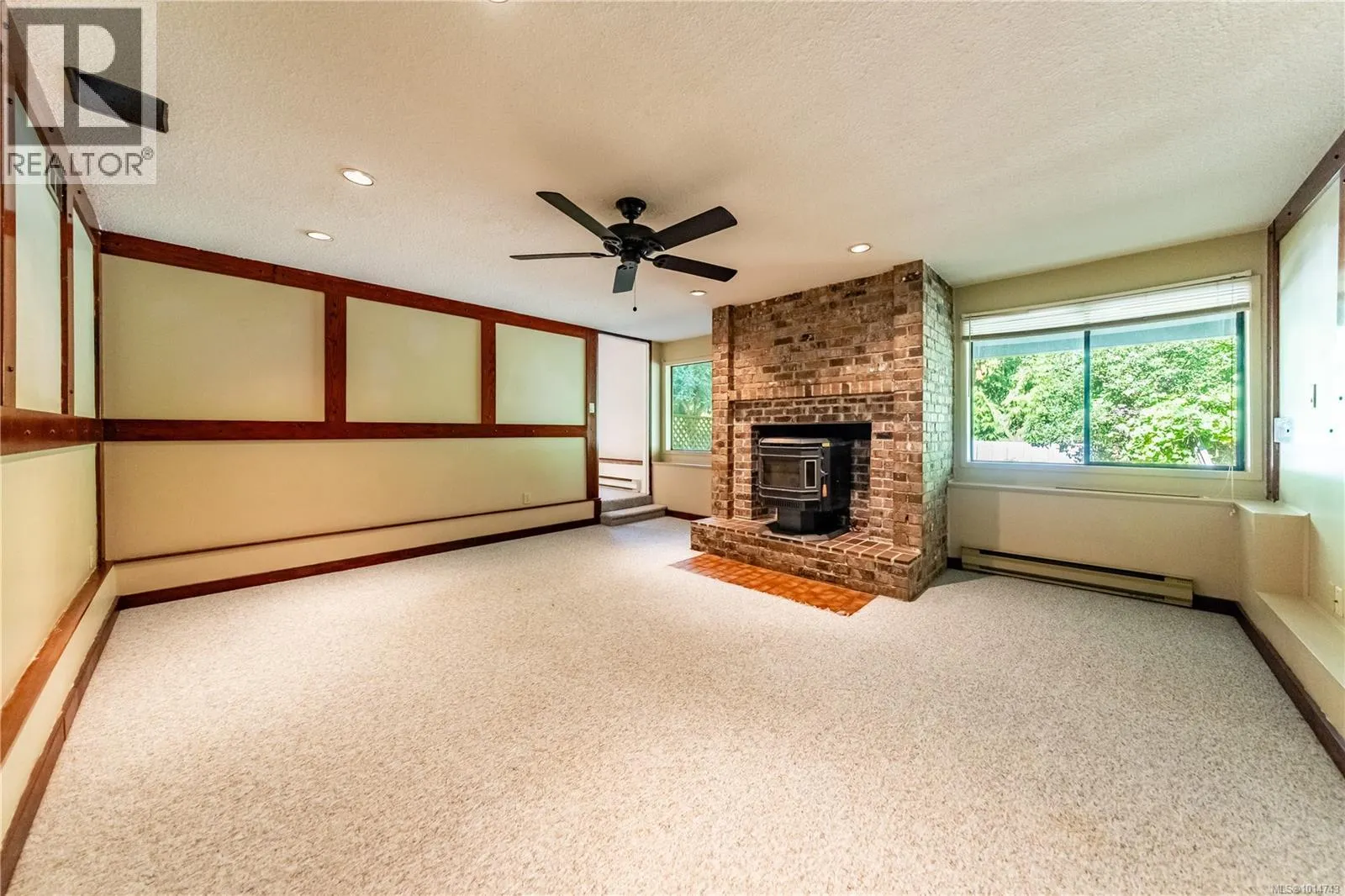 3521 FAIRVIEW Dr