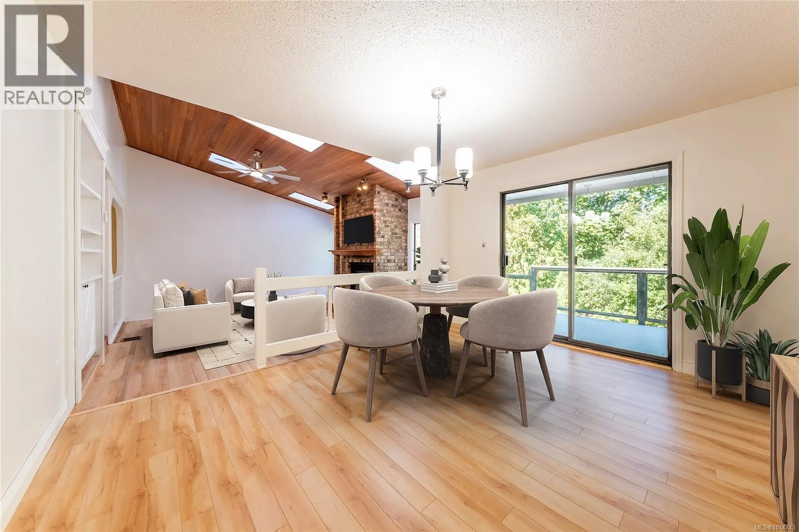 3521 FAIRVIEW Dr