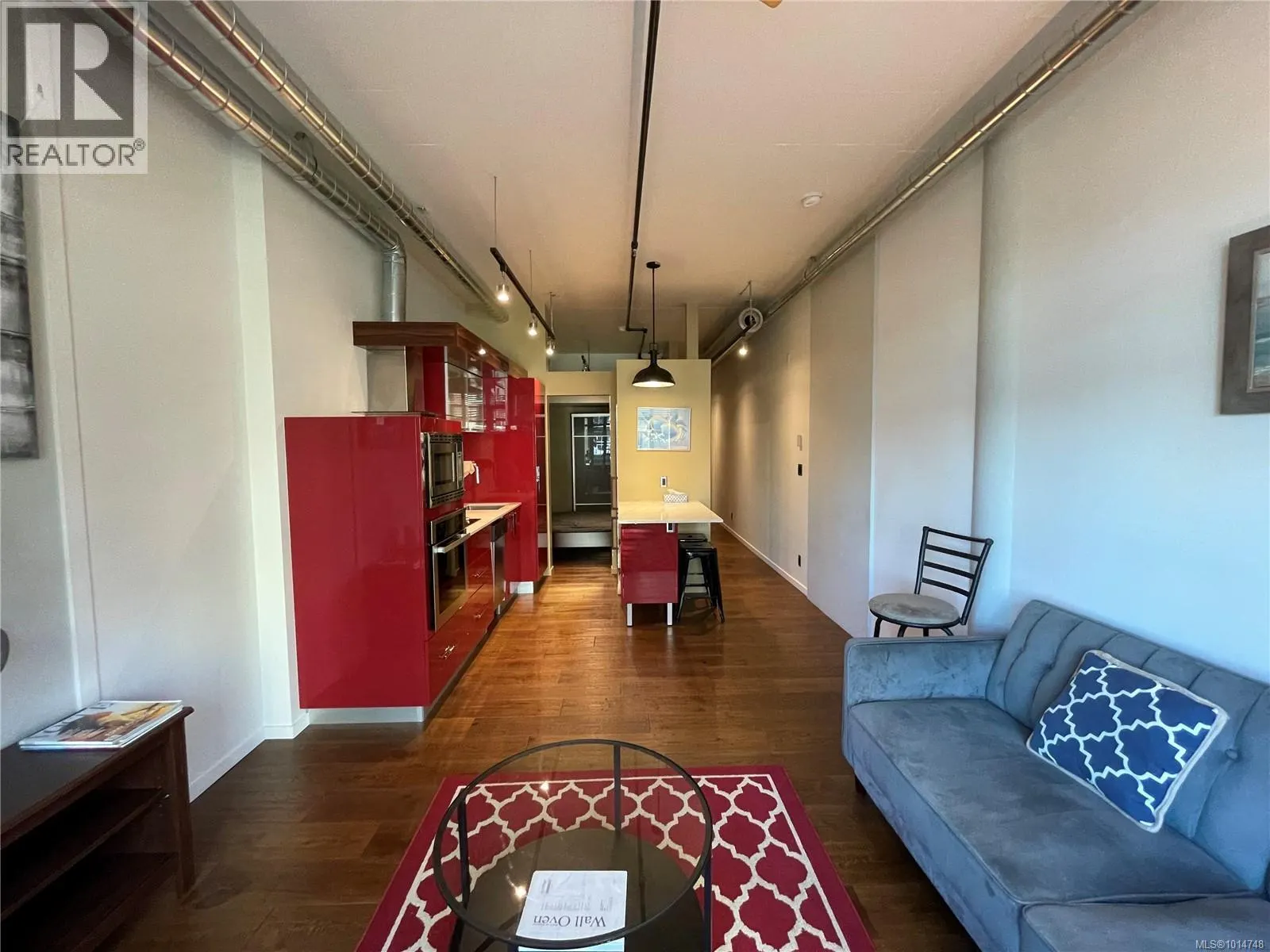 311 1029 View St