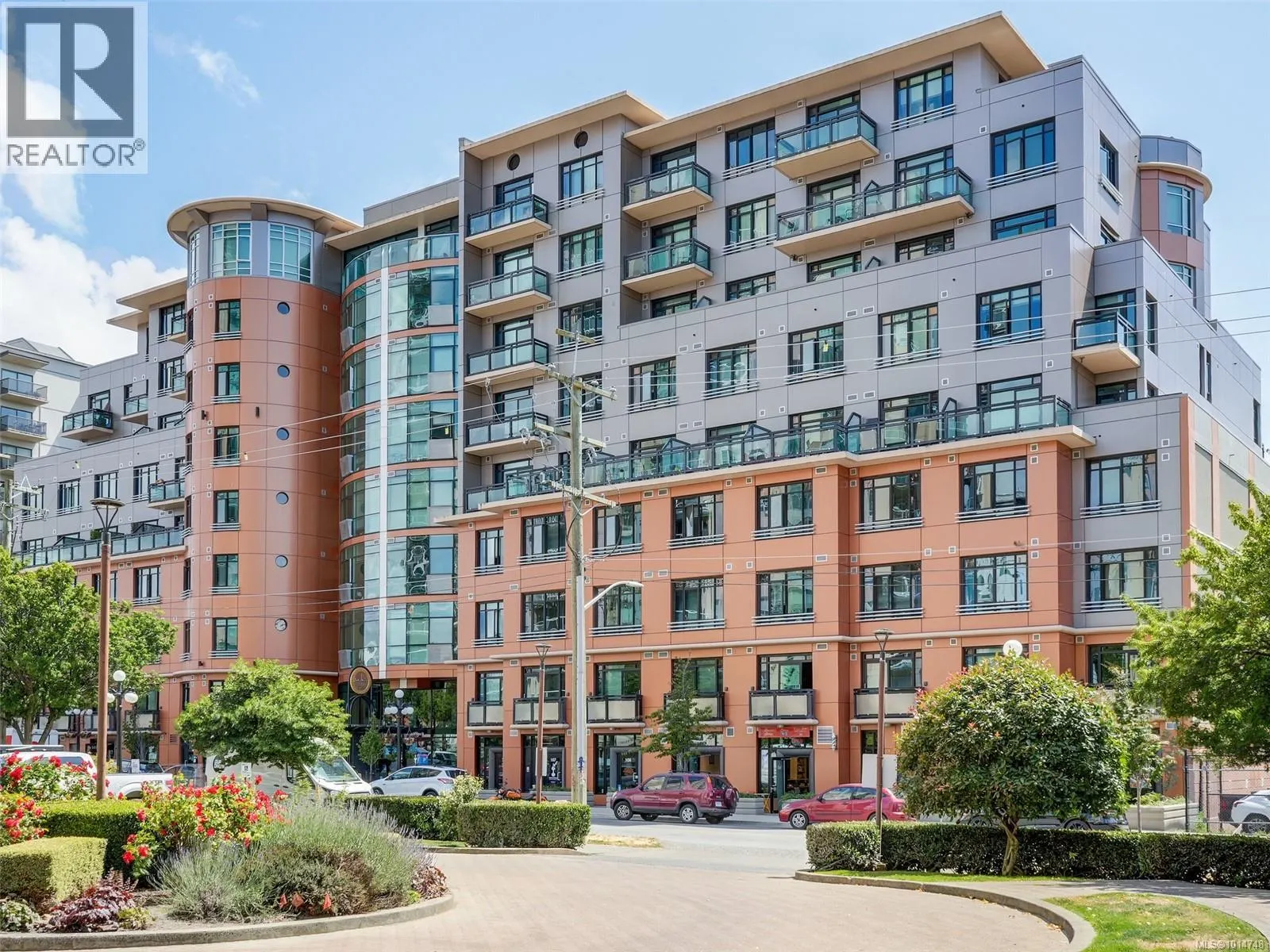 311 1029 View St