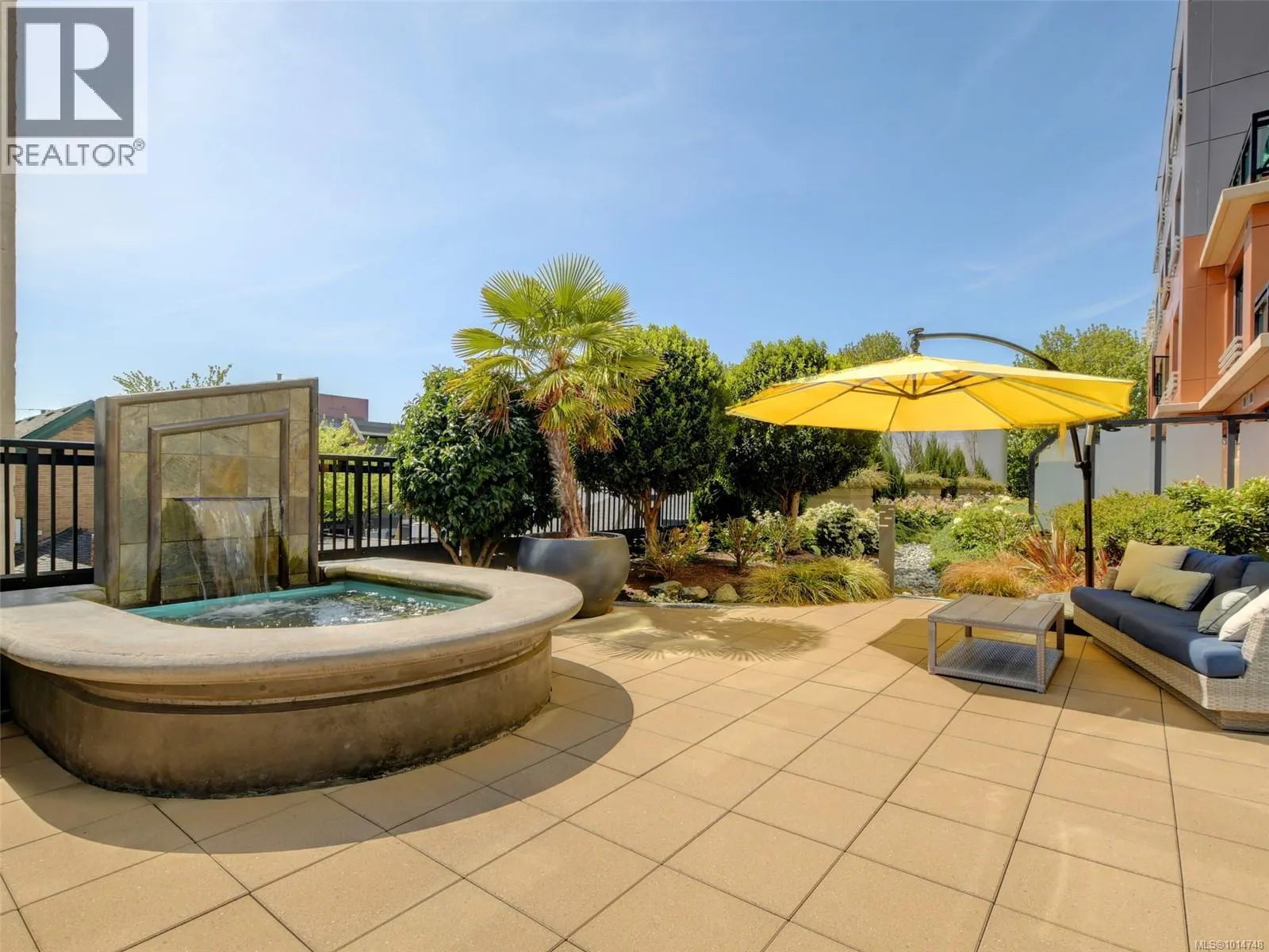 311 1029 View St