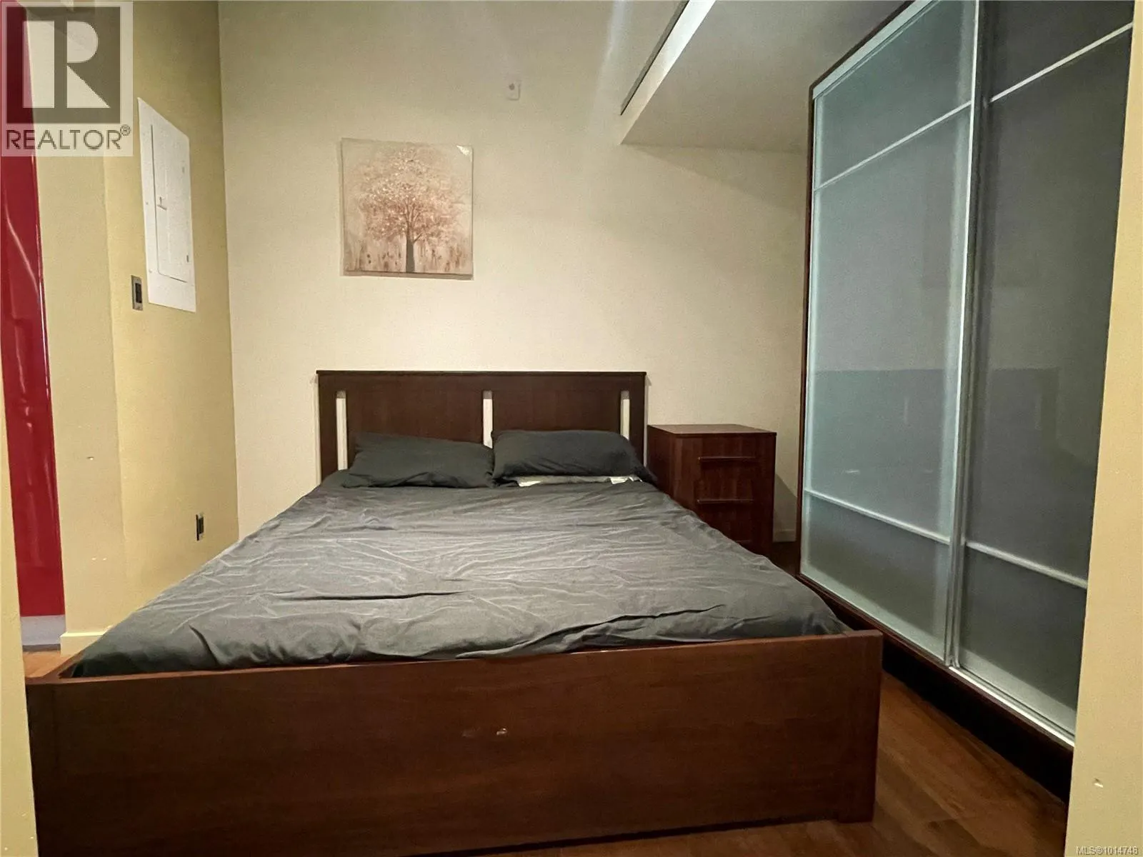 311 1029 View St