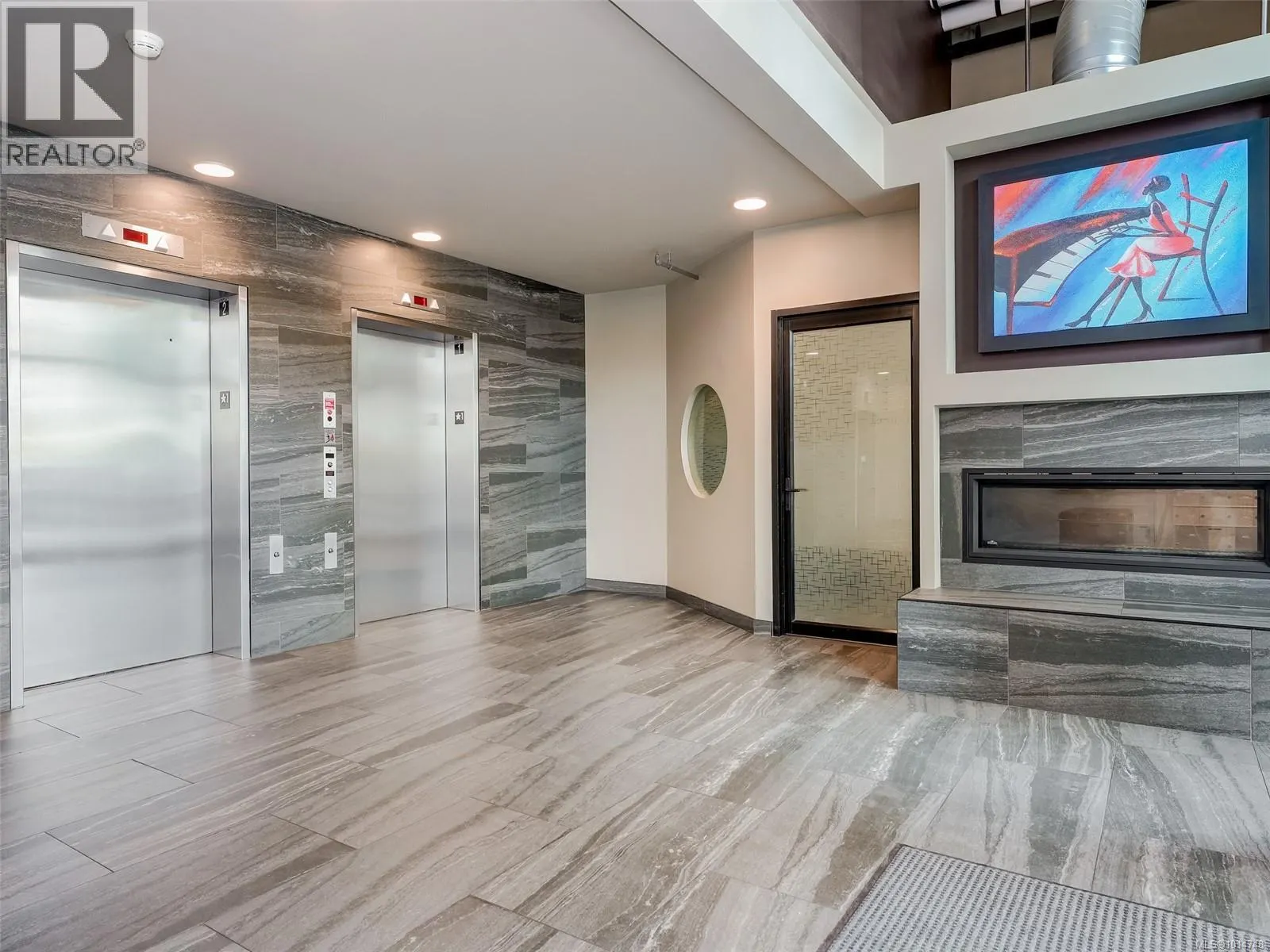 311 1029 View St