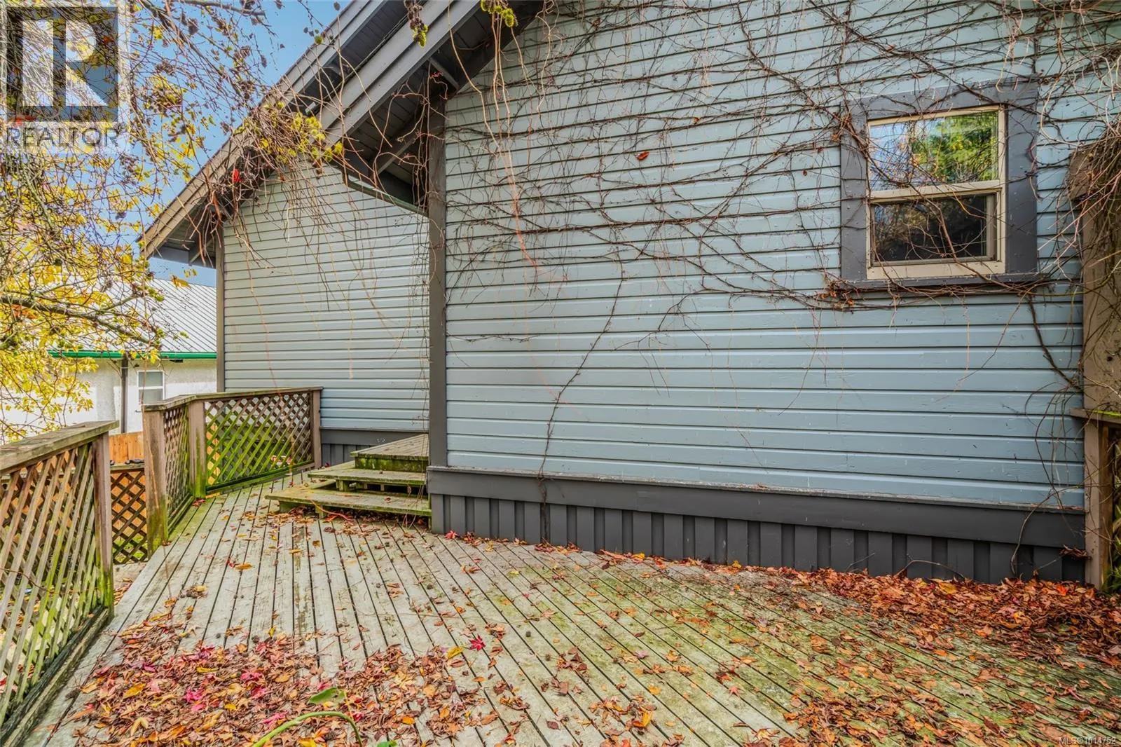 582 Bradley St
