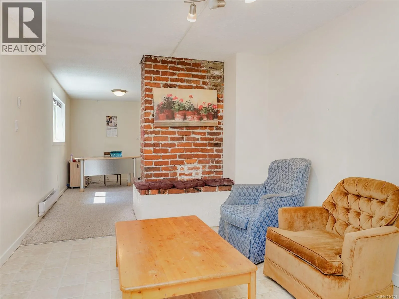 355 Richmond Ave