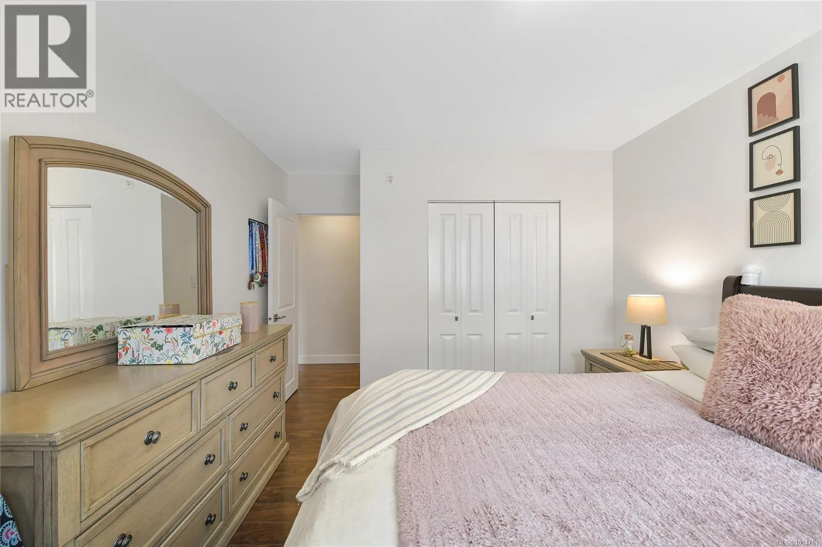 364 Burnside Rd W