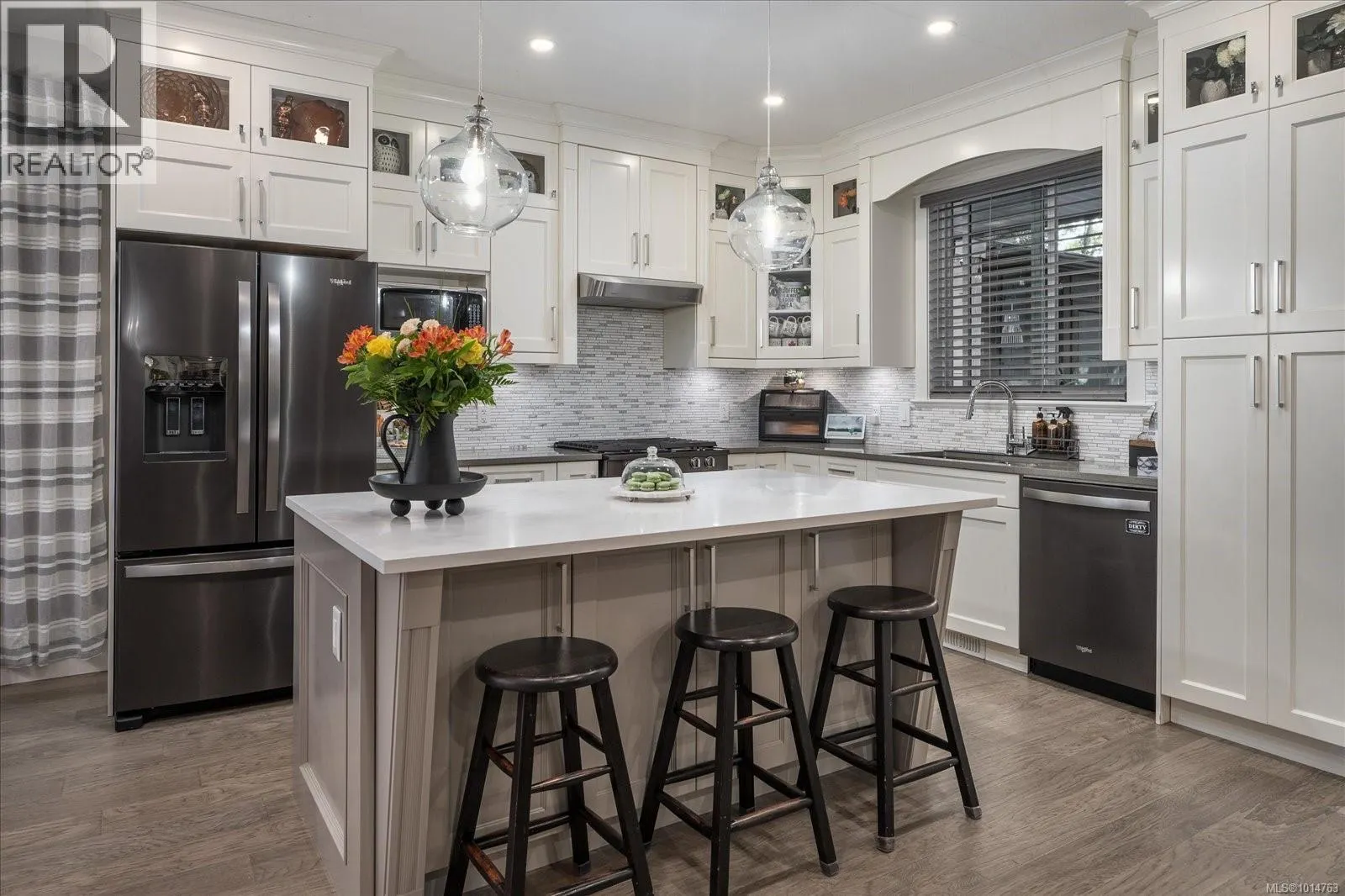 9048 Driftwood Dr