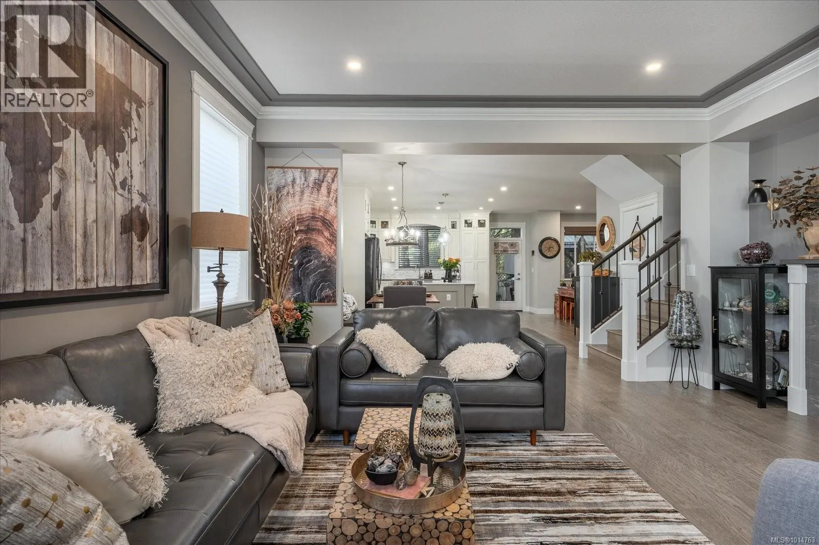 9048 Driftwood Dr