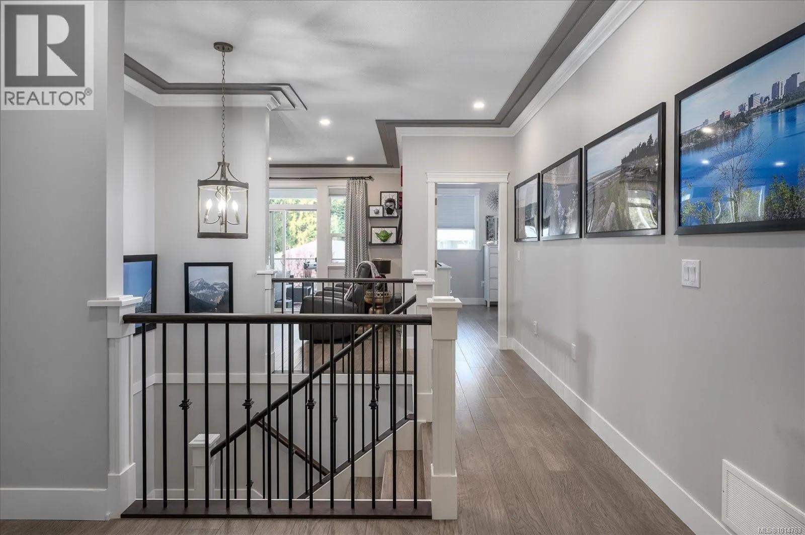 9048 Driftwood Dr