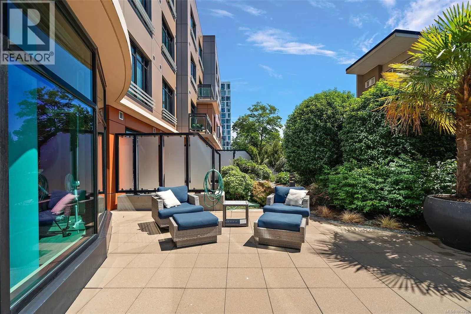 511 1029 View St