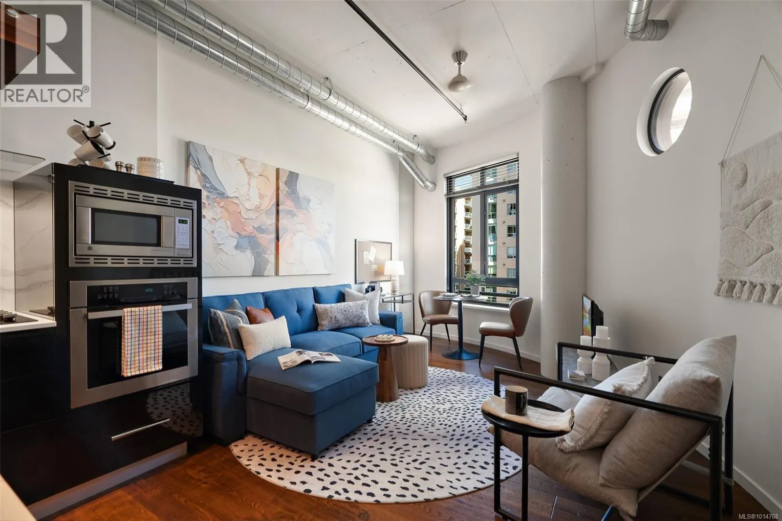 511 1029 View St