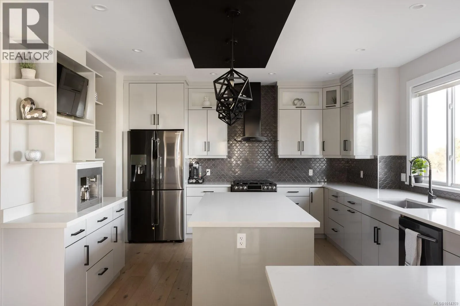 1414 Grand Forest Close