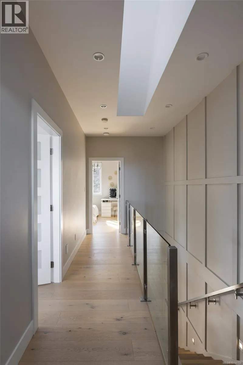 1414 Grand Forest Close