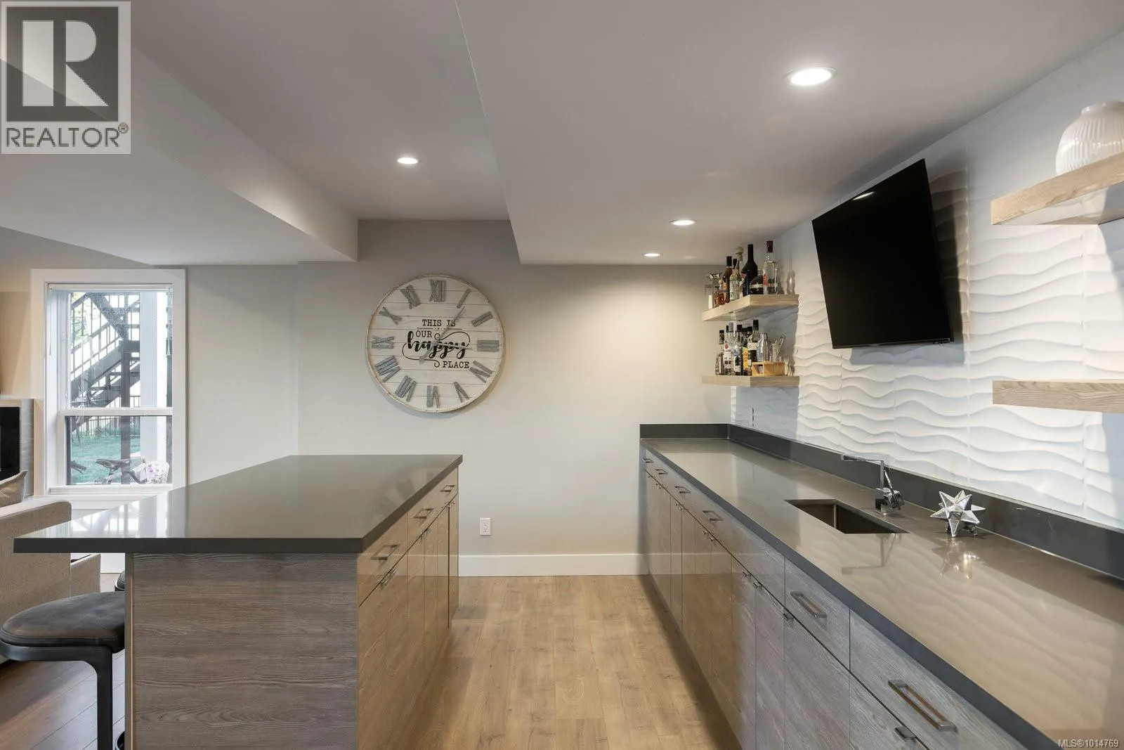 1414 Grand Forest Close