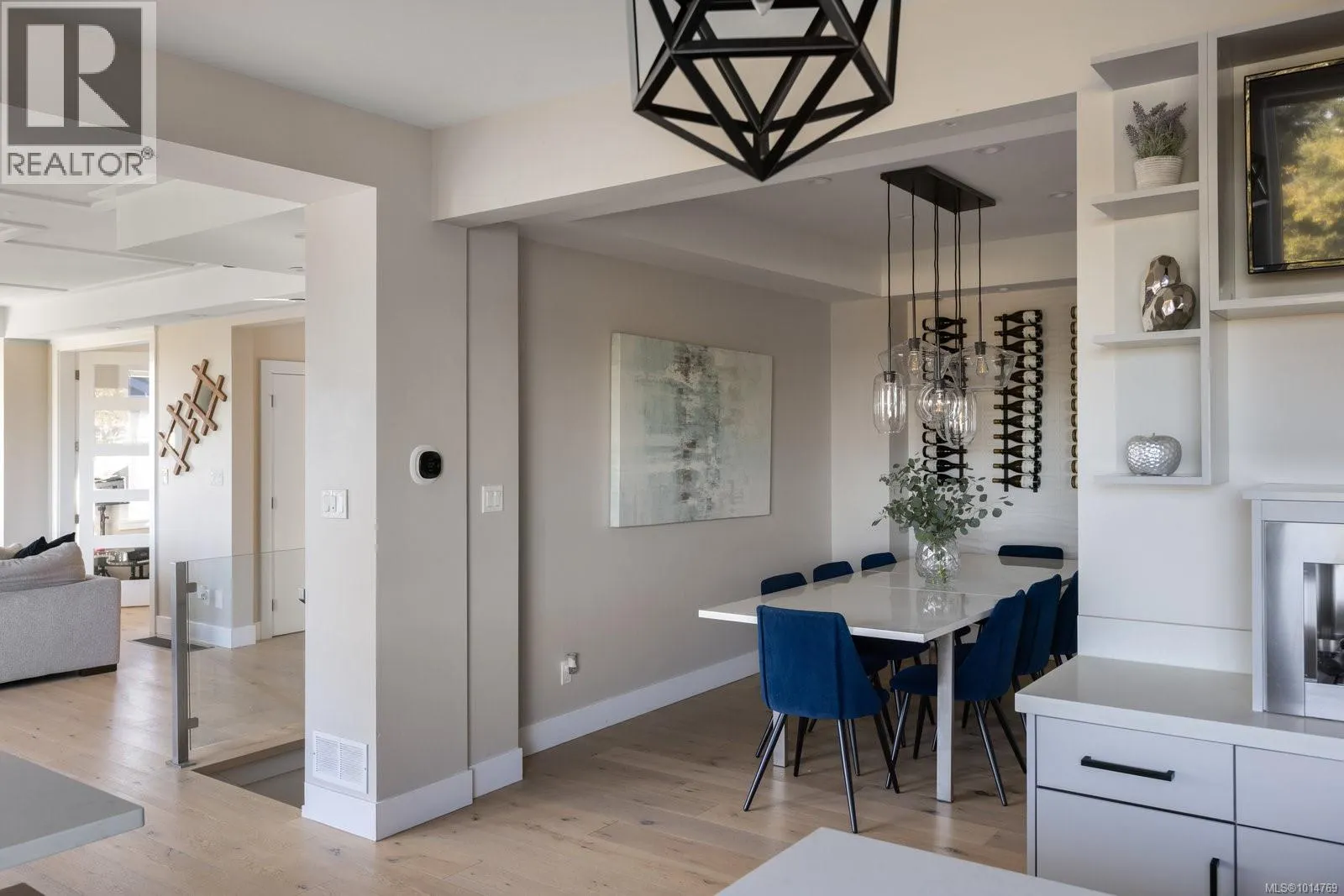 1414 Grand Forest Close