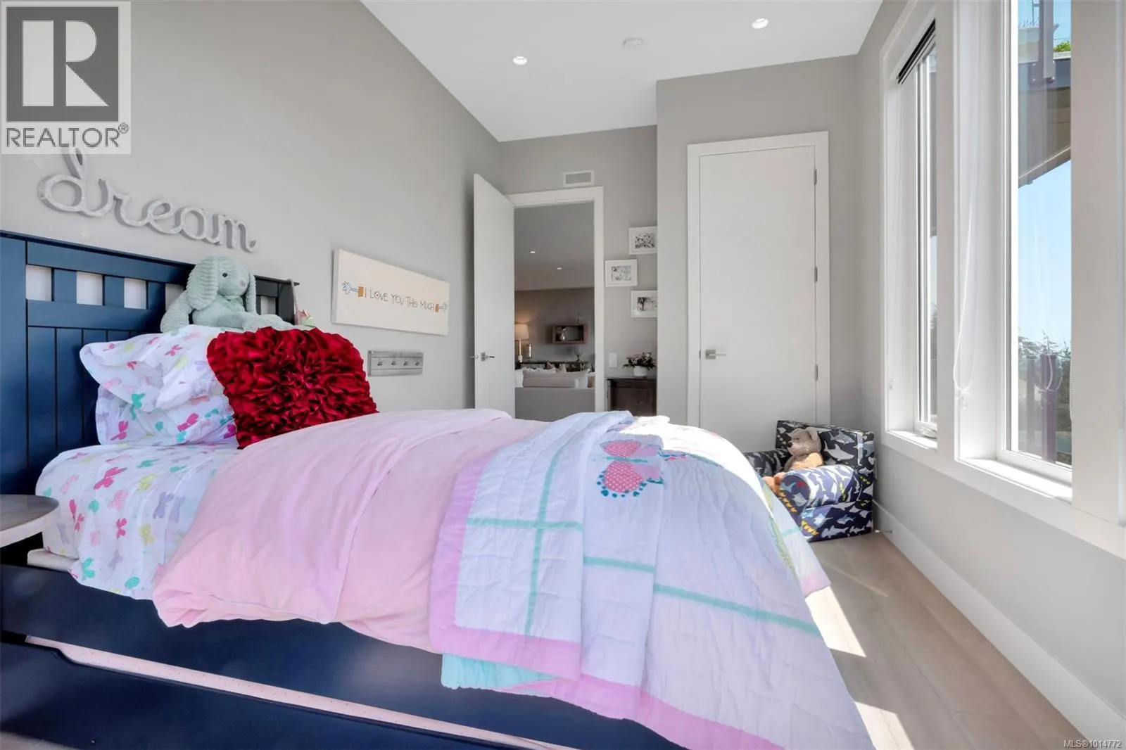 7470 Thornton Hts