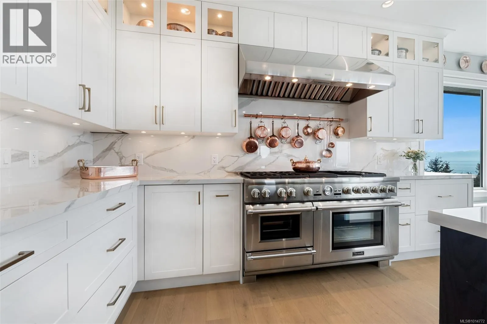 7470 Thornton Hts