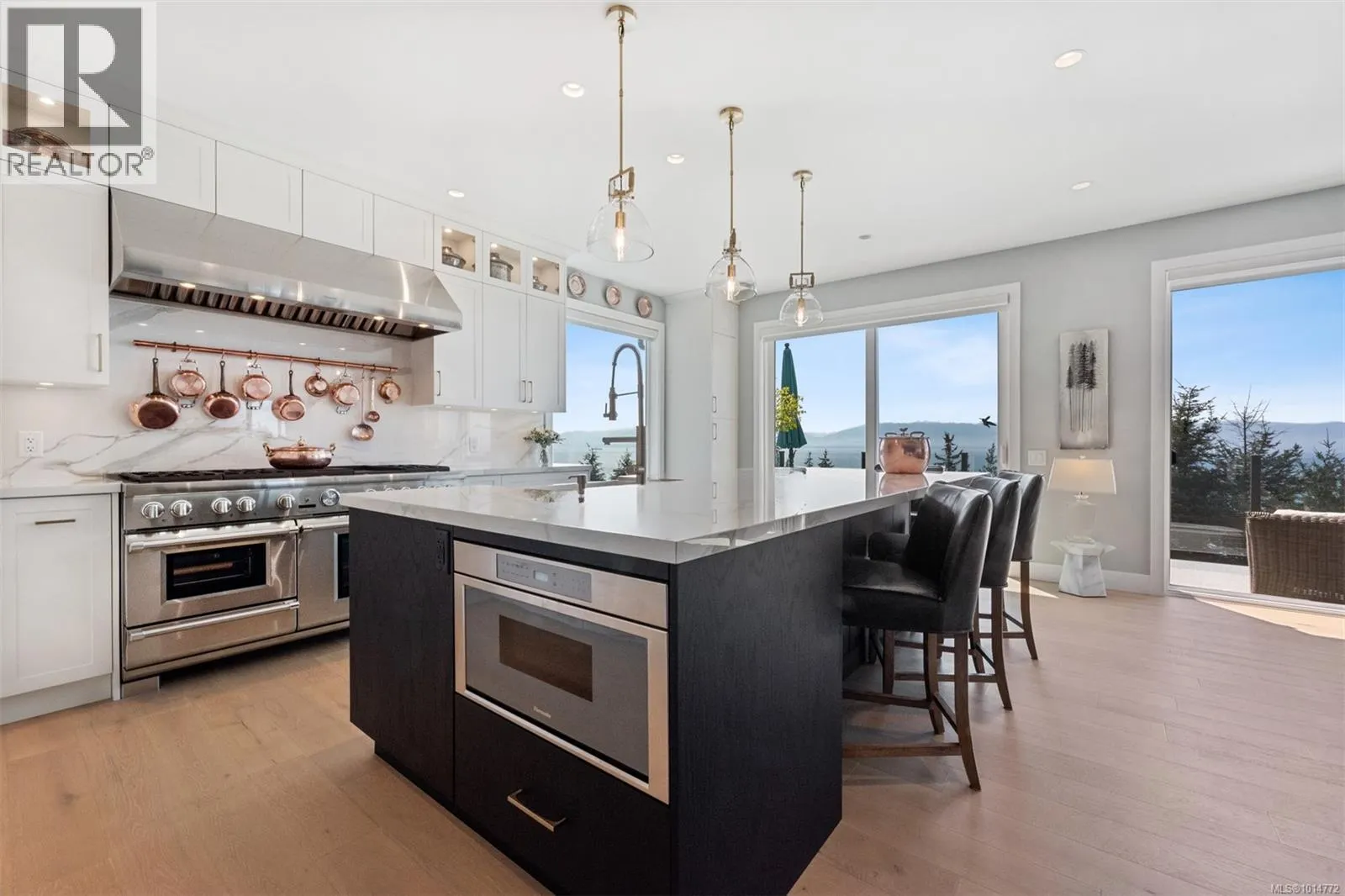 7470 Thornton Hts