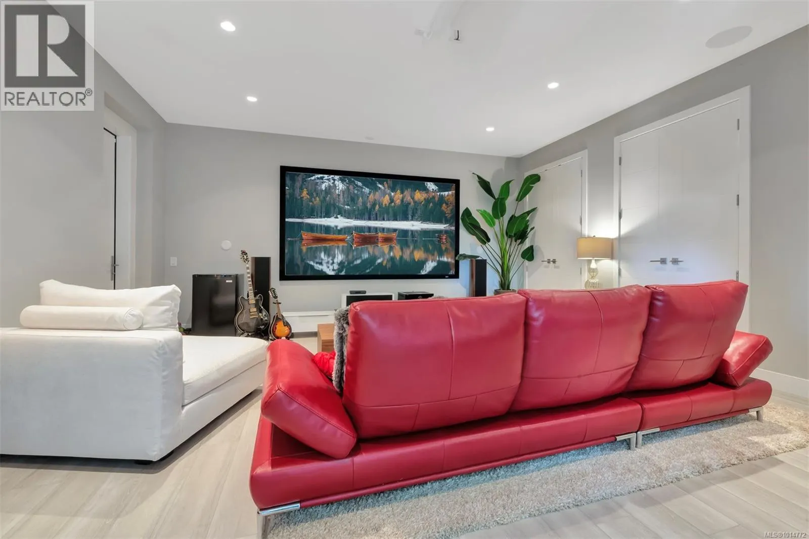 7470 Thornton Hts