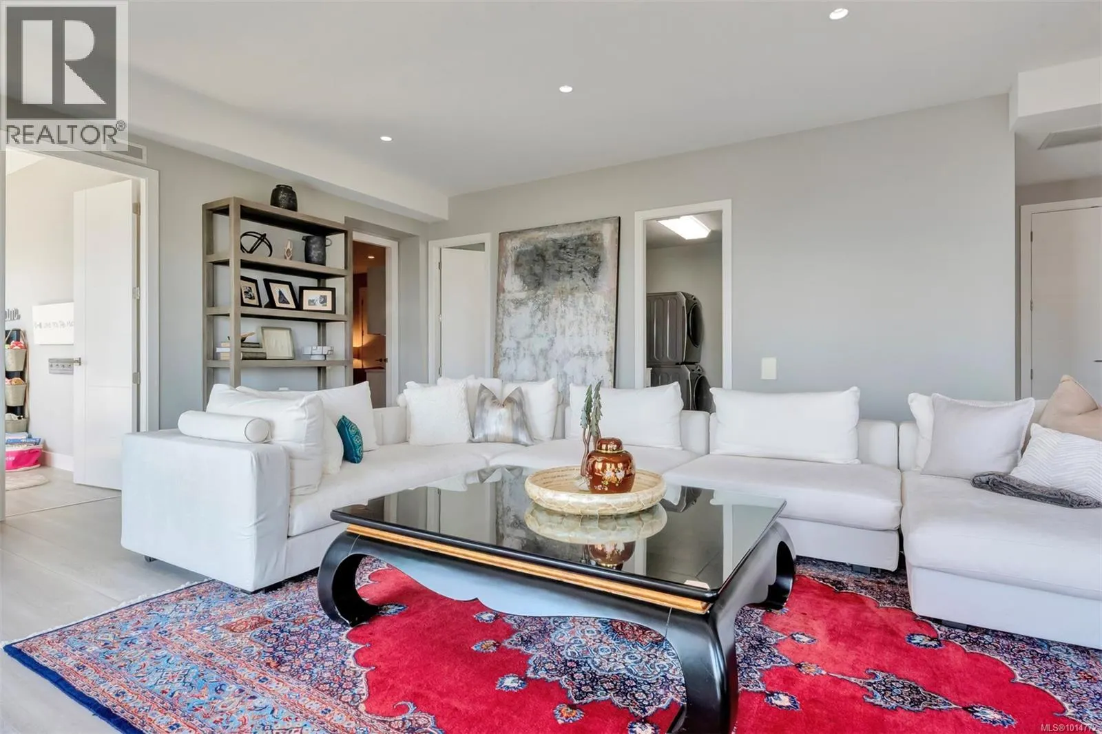 7470 Thornton Hts