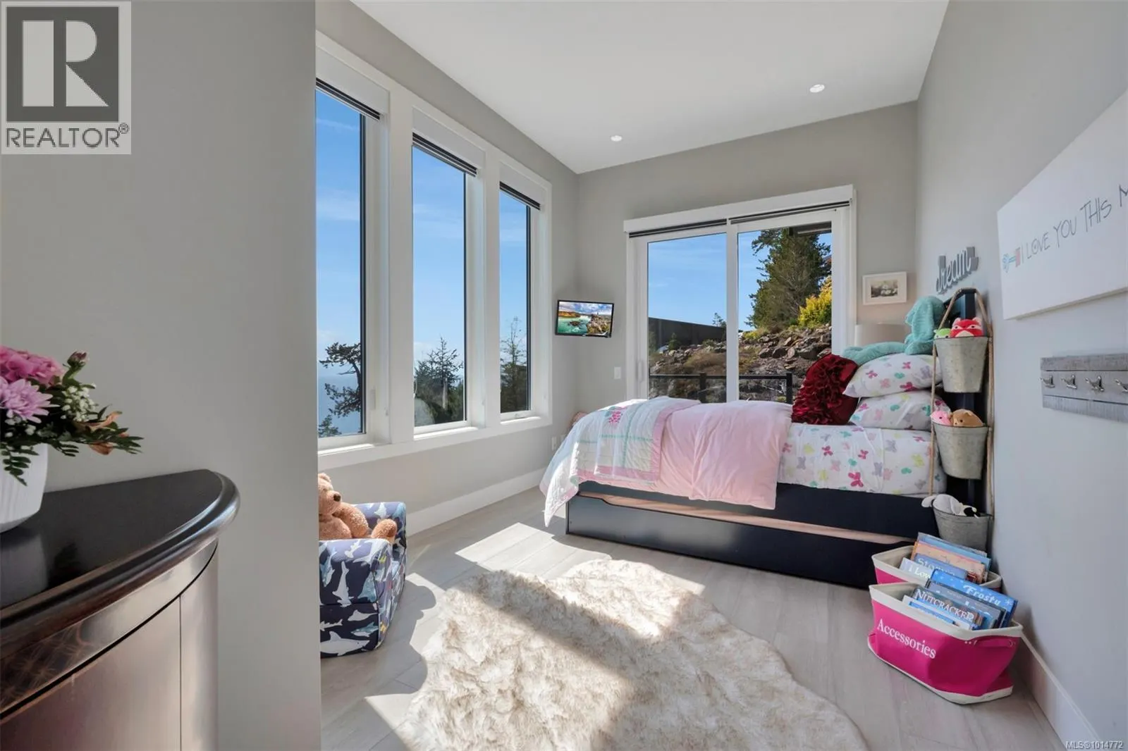 7470 Thornton Hts