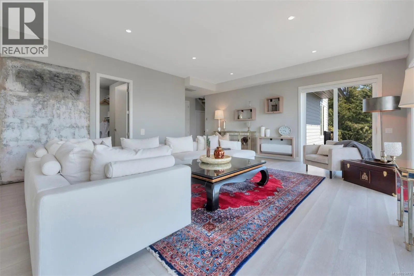 7470 Thornton Hts