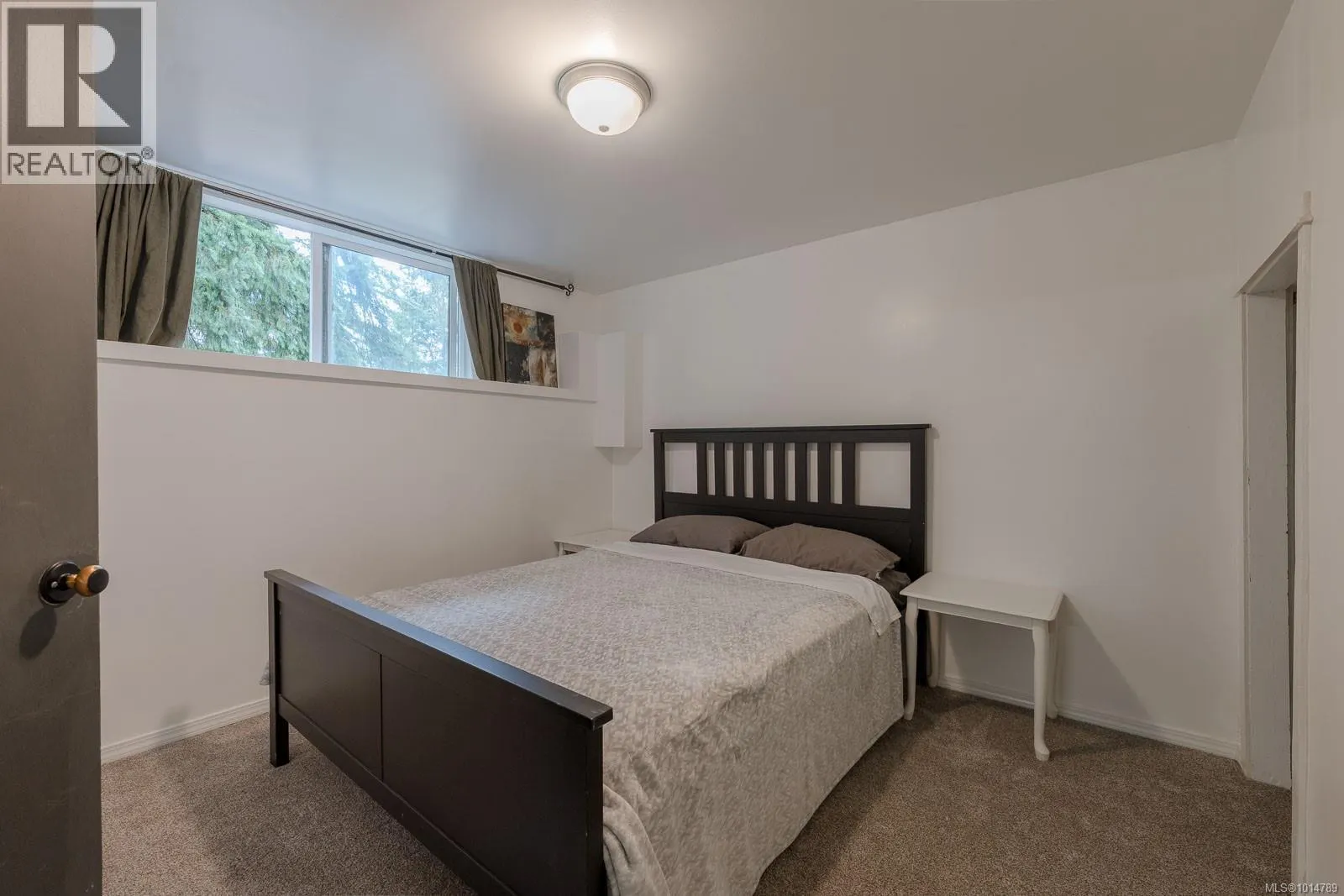 3585 Glenora Rd