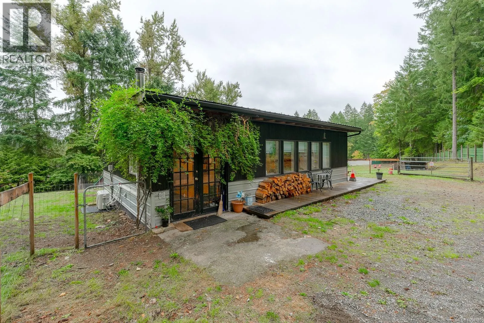 3585 Glenora Rd