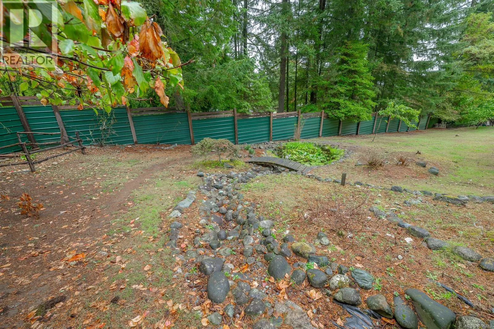 3585 Glenora Rd