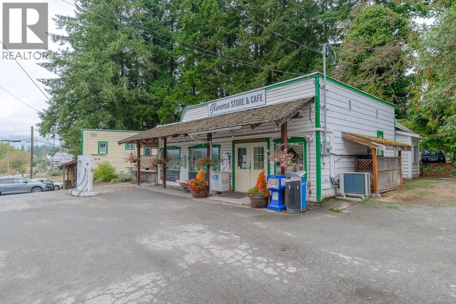 3585 Glenora Rd
