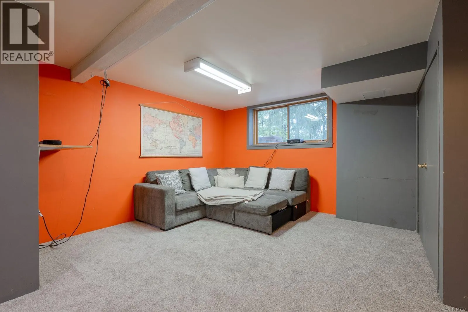 3585 Glenora Rd
