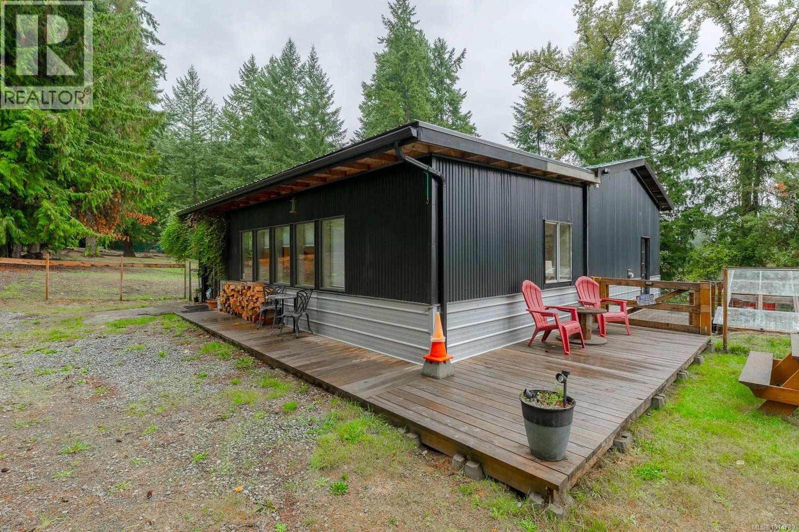 3585 Glenora Rd