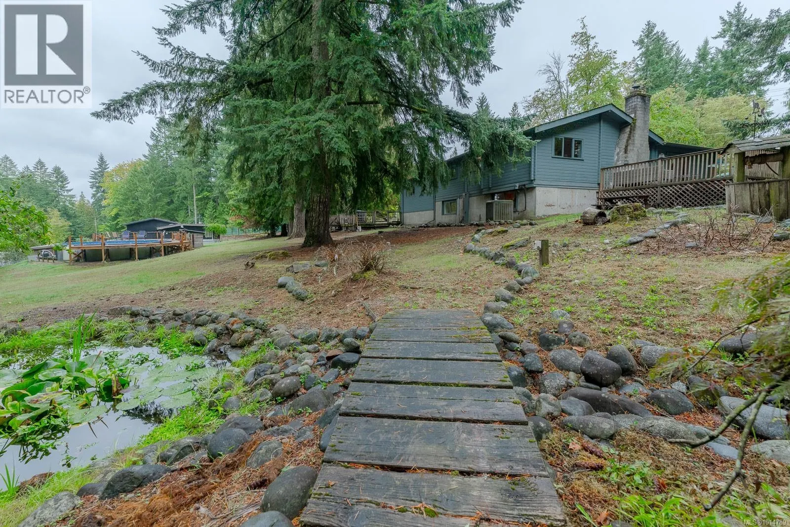 3585 Glenora Rd