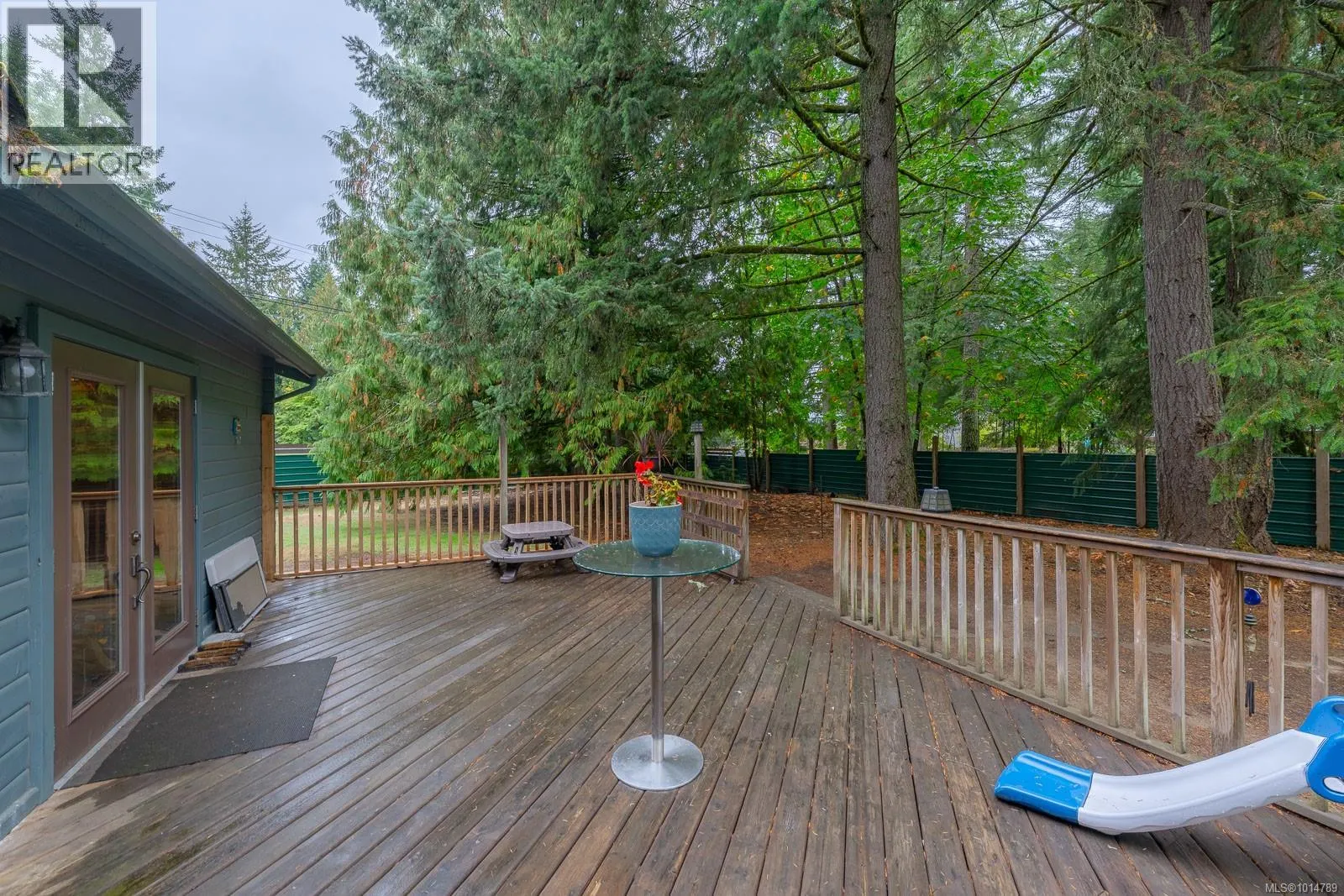3585 Glenora Rd