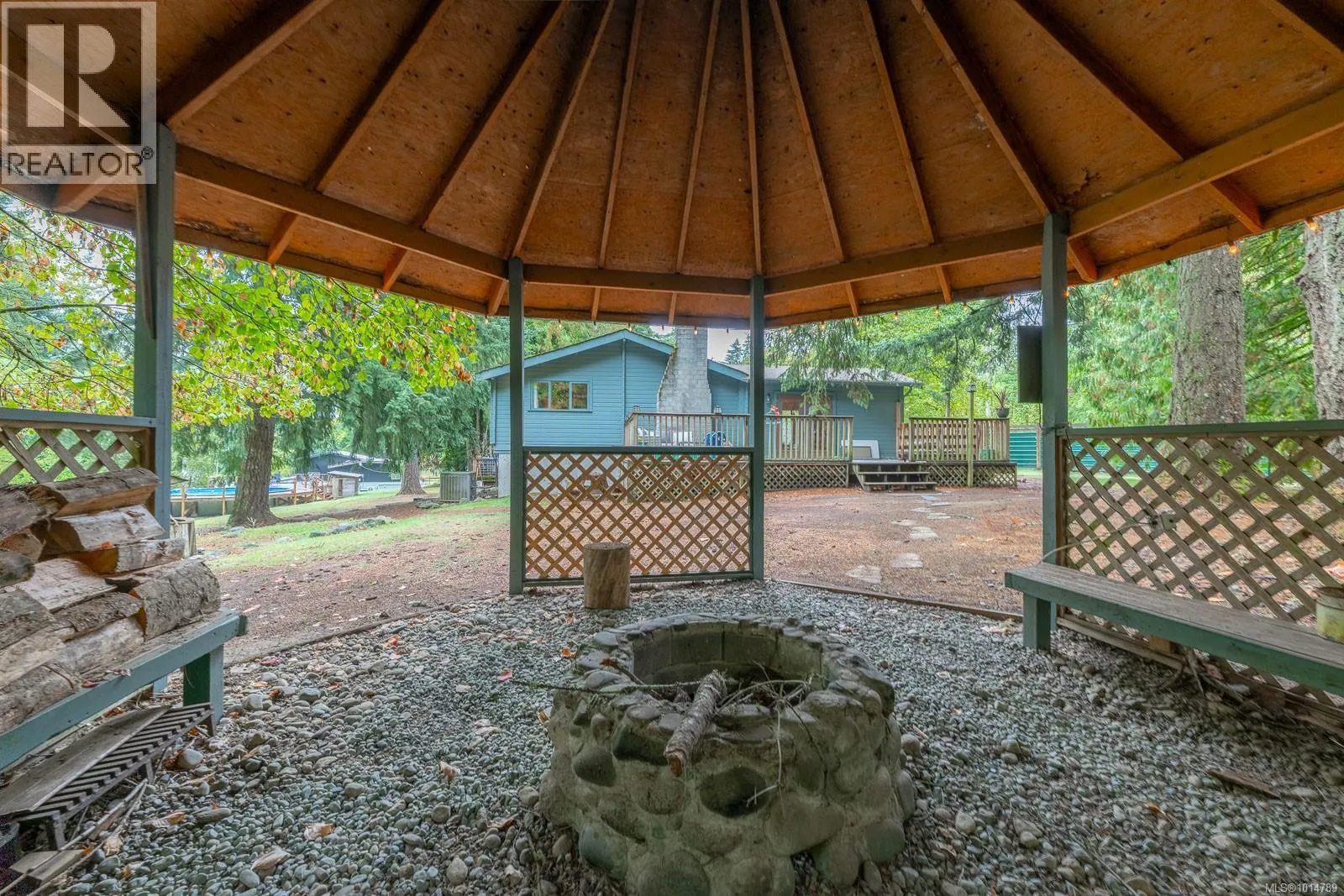 3585 Glenora Rd