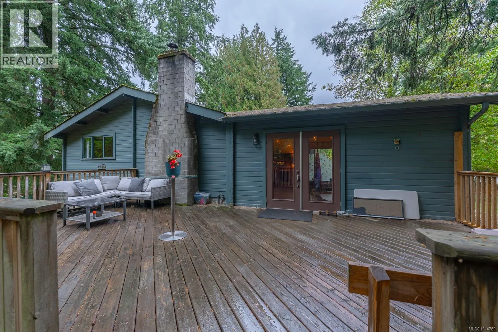 3585 Glenora Rd